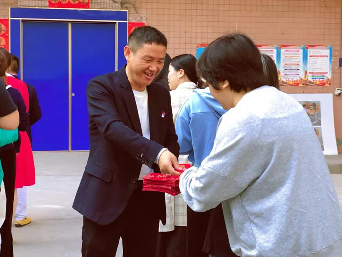 91精品国产乱码久久蜜桃入口董事长王洪贵发红包